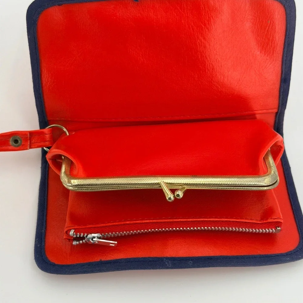 Disney Clutch Wallet Women OS Red Vintage Minnie Pluto Disney Parks Exclusive